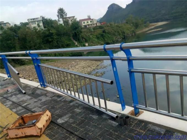 武汉不锈钢复合管护栏是一种卓越的防护材料